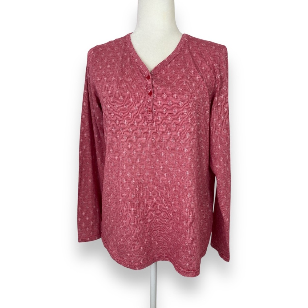 croft & barrow Christmas allover snowflakes print long Sleeve  Pajamas top